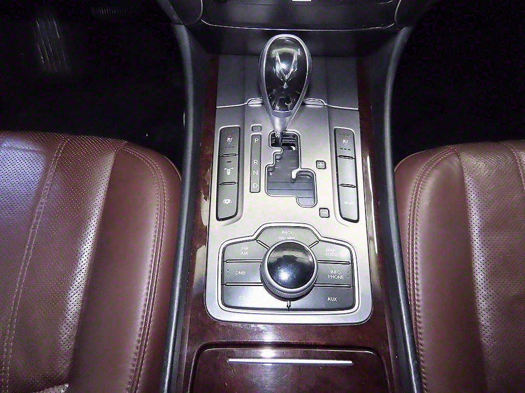 HYUNDAI Equus - Vista 12