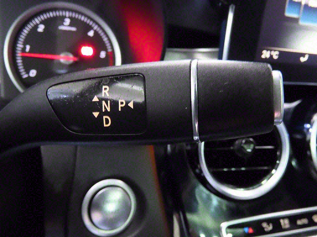 Mercedes Benz GLC Class - Vista 12