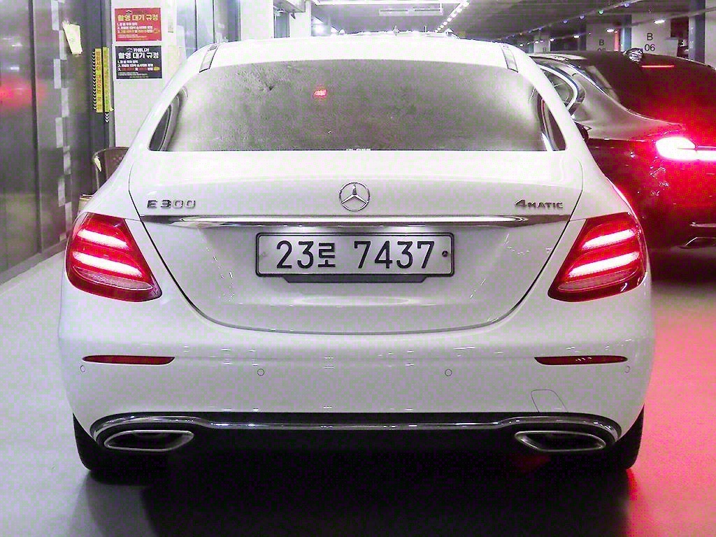 Mercedes Benz E class - Vista 5
