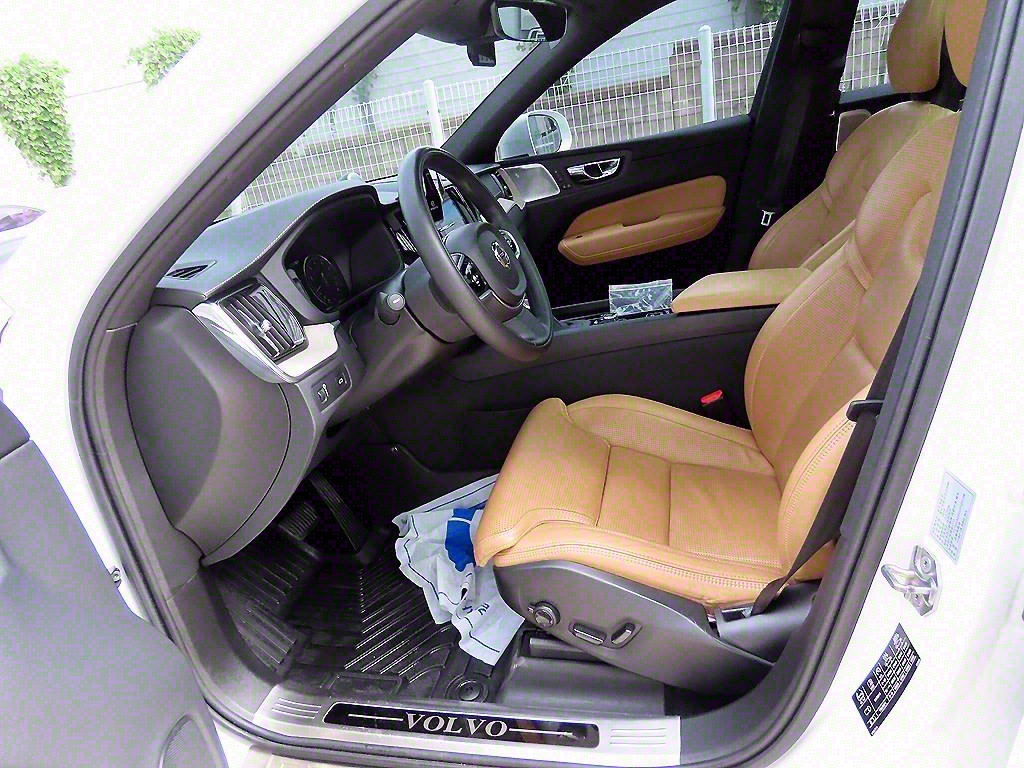 Volvo XC60 - Vista 5