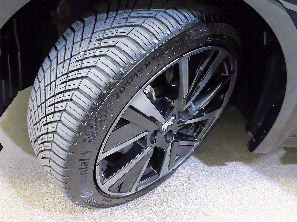 Peugeot 208 2023 Negro - Importación desde Corea - HF Imports Iquique - Foto 19