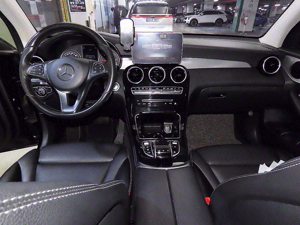 Mercedes Benz GLC Class - Vista 10