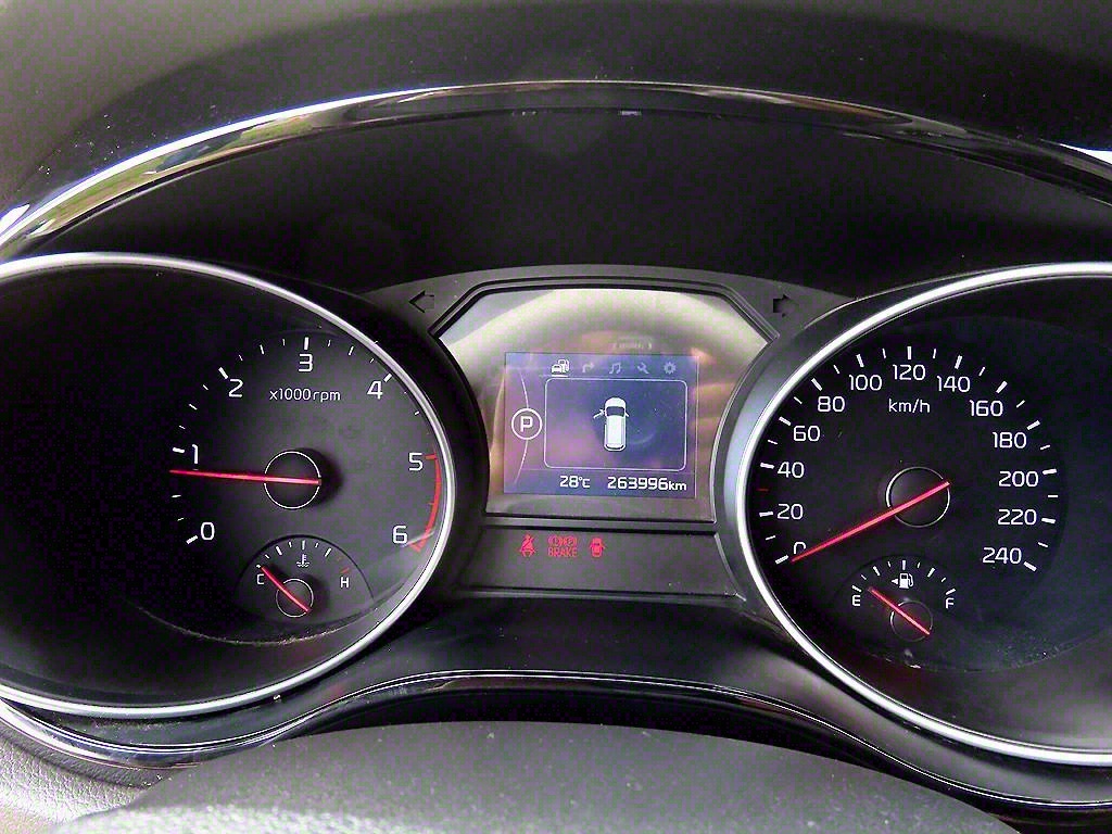 KIA Carnival - Vista 9