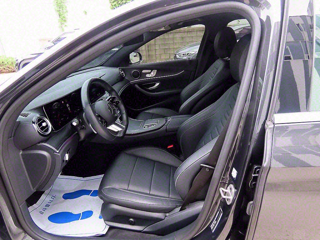 Mercedes Benz E class - Vista 5