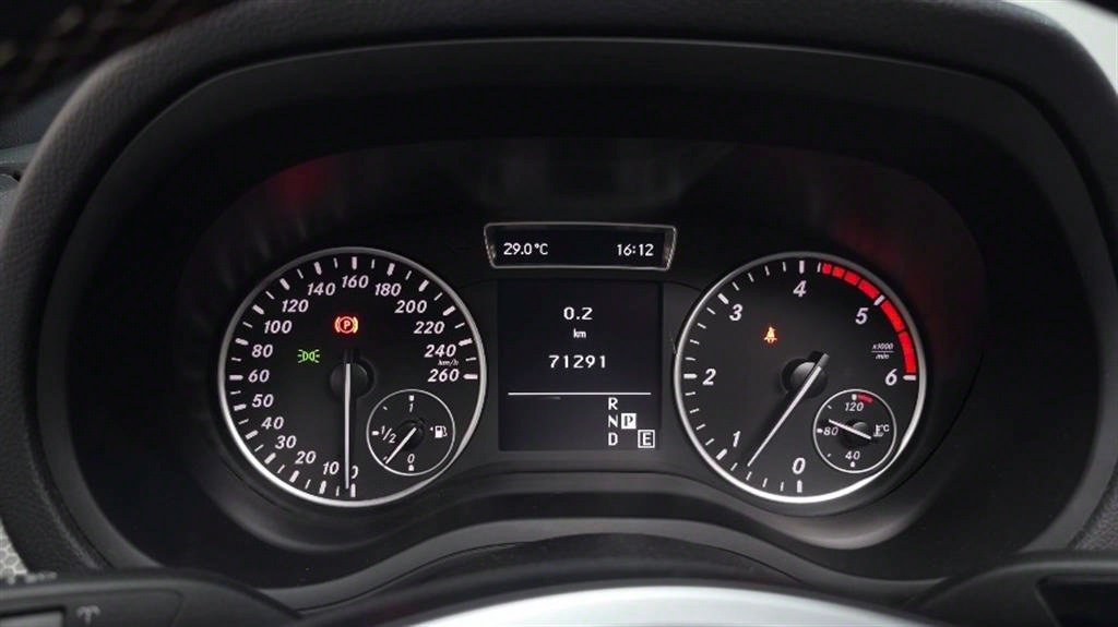 Mercedes Benz B Class (MY B) - Vista 8