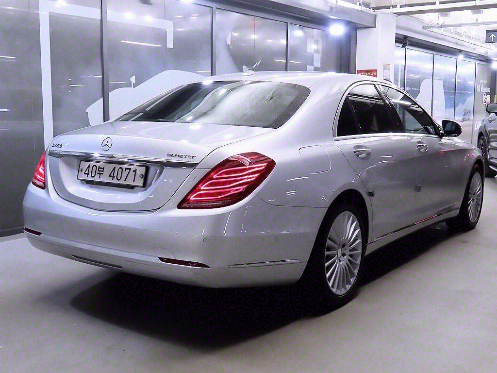 Mercedes Benz S Class - Vista 4