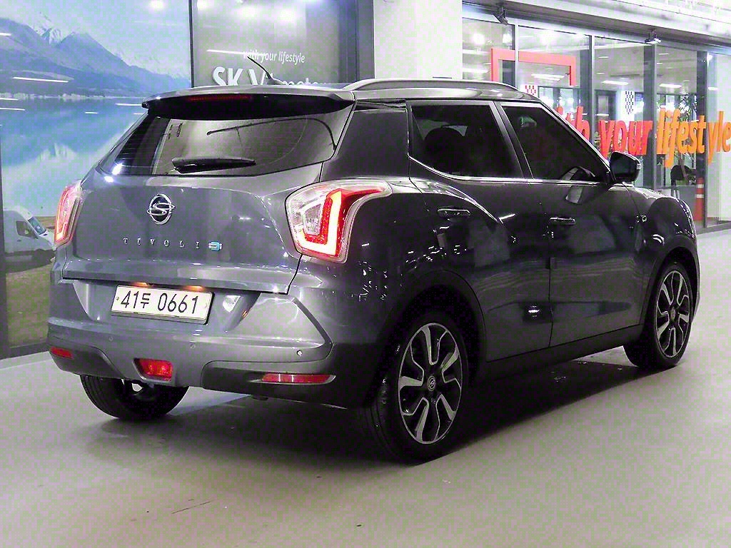 Ssangyong Tivoli - Vista 4