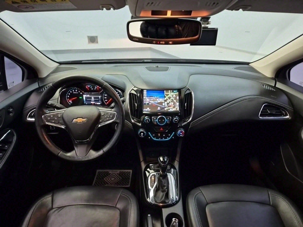 Chevrolet Cruise - Vista 7