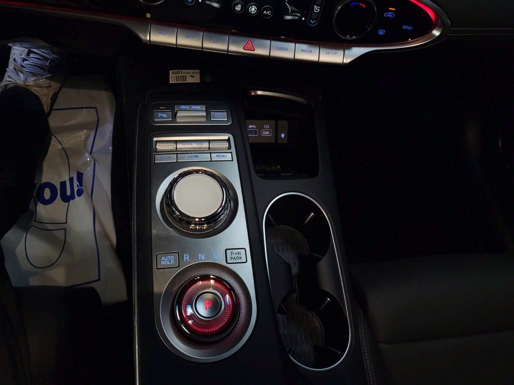 Genesis GV70 2023 Blanco - Importación desde Corea - HF Imports Iquique - Foto 16