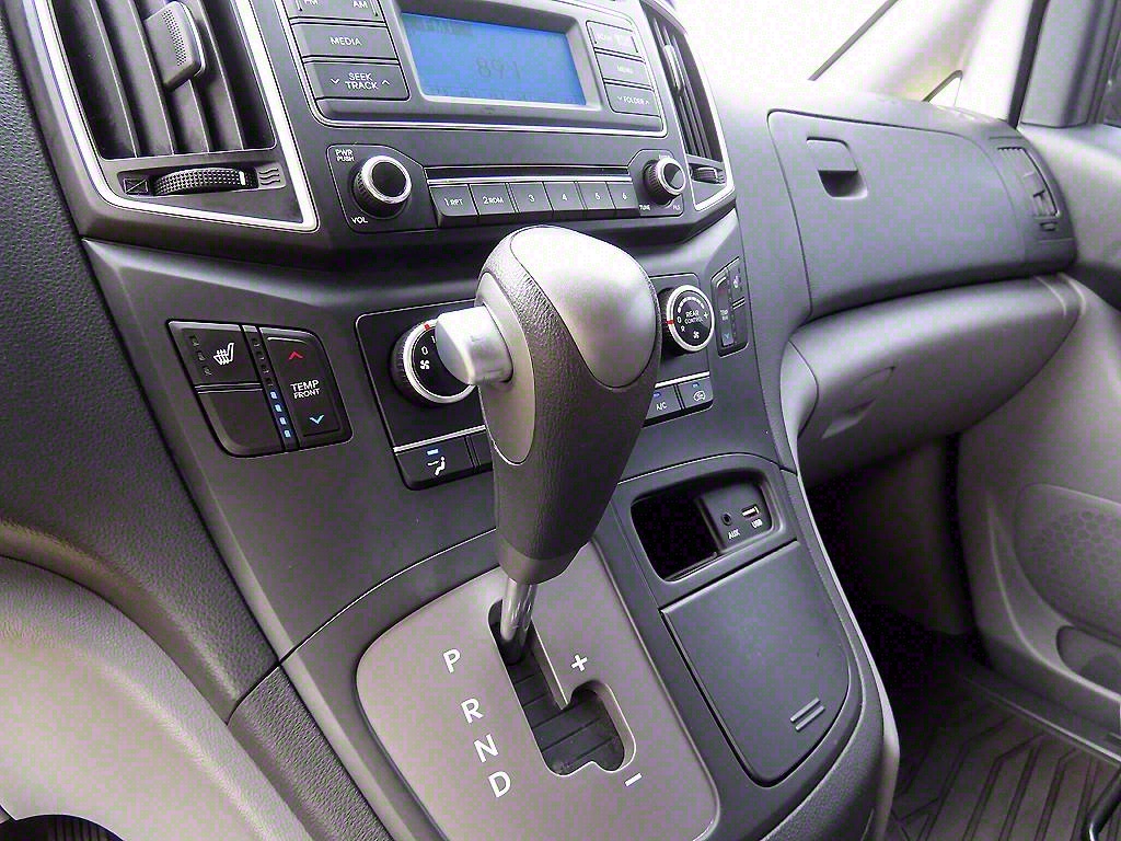 HYUNDAI Starex - Vista 12