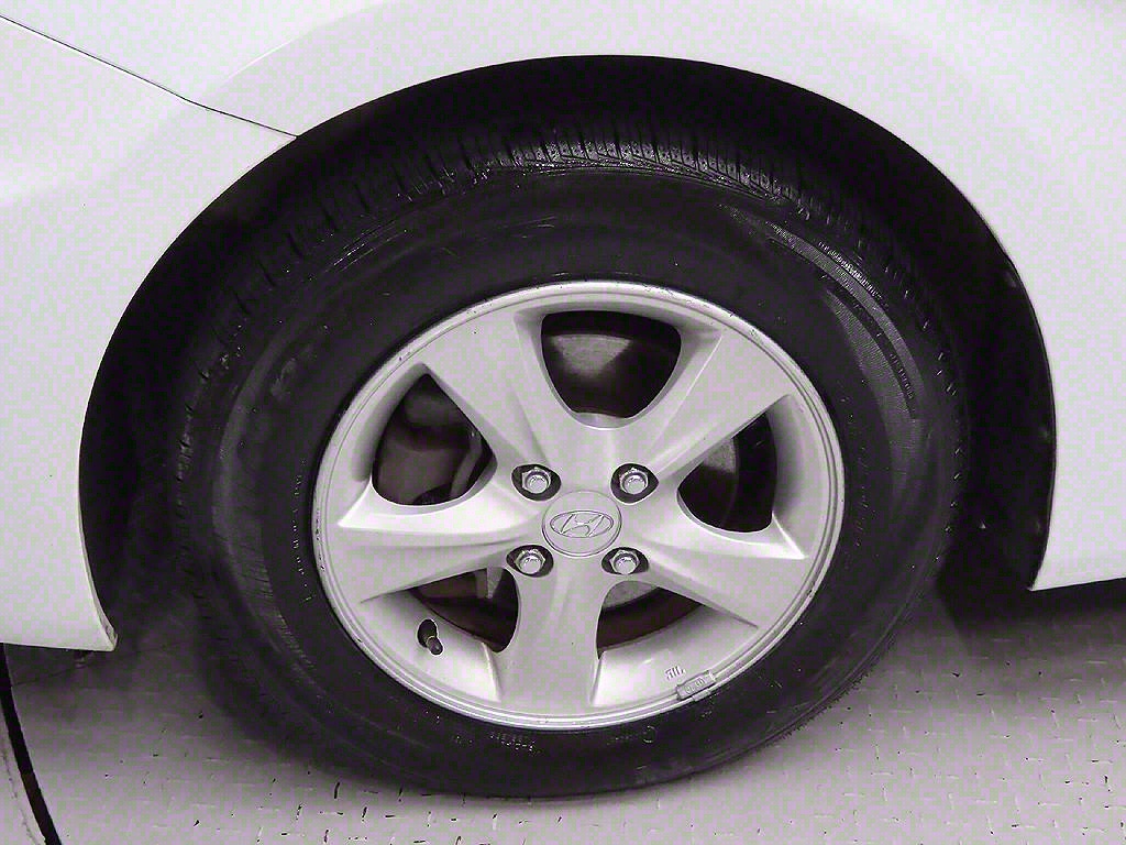 HYUNDAI Accent - Vista 9