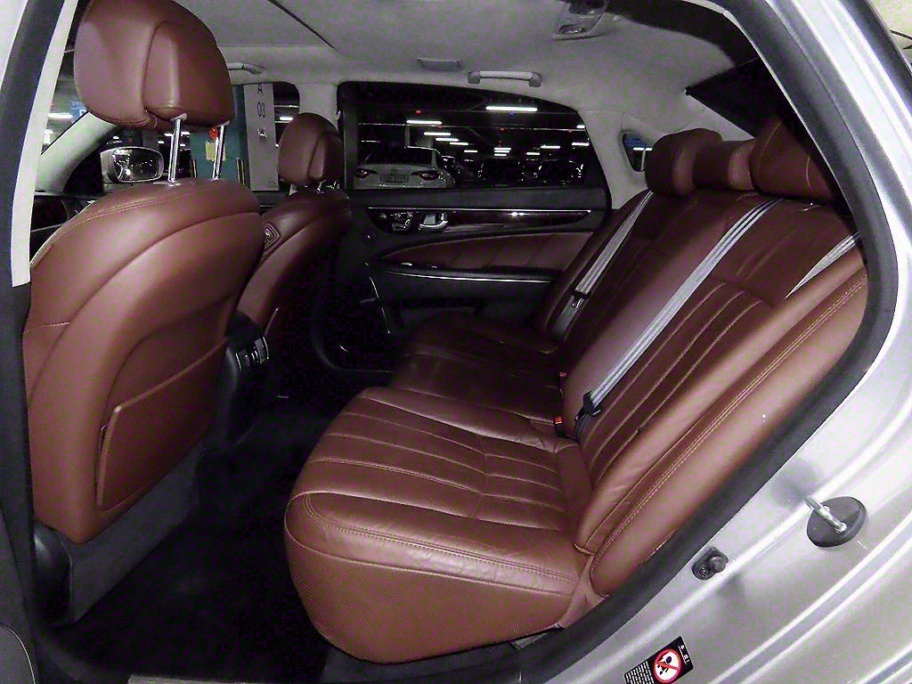 HYUNDAI Equus - Vista 11