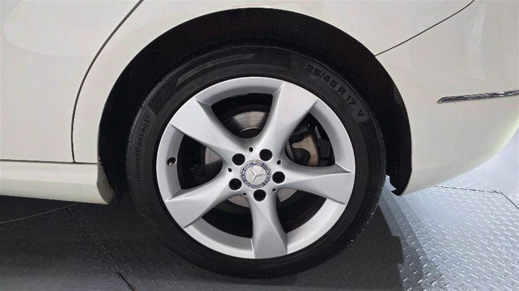 Mercedes Benz B Class (MY B) - Vista 5