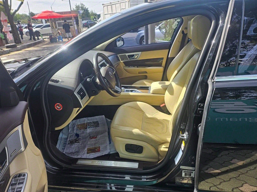 Jaguar XF 2015 Negro - Importación desde Corea - HF Imports Iquique - Foto 16