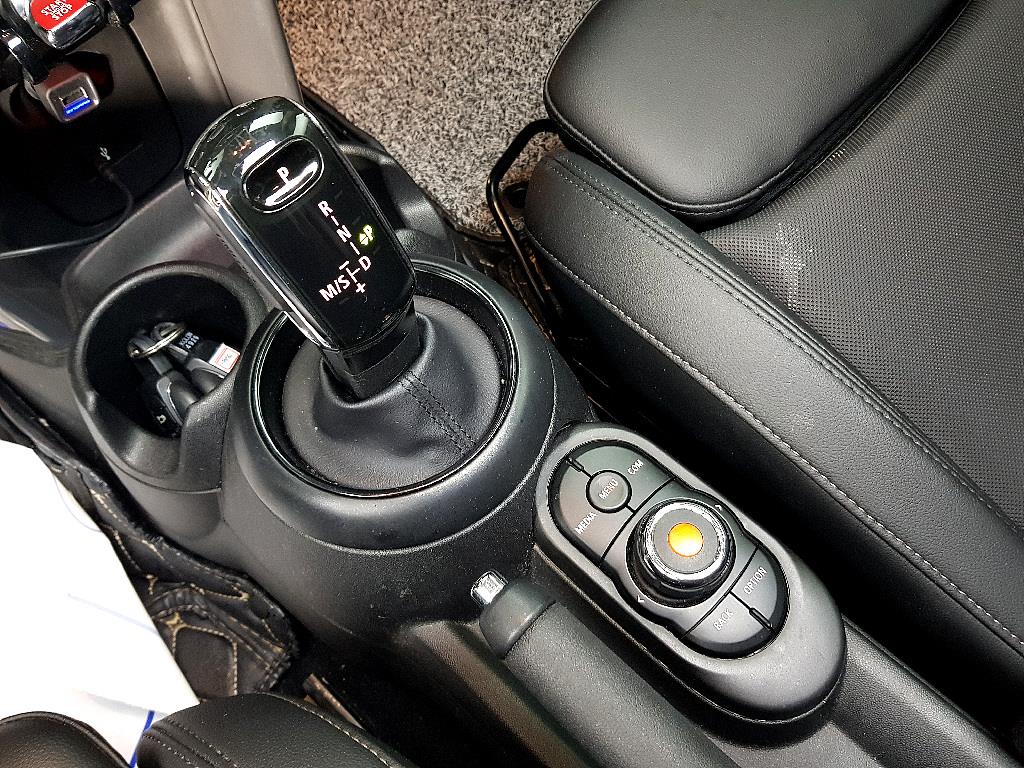 Mini Cooper 2019 the color of pearl - Importación desde Corea - HF Imports Iquique - Foto 13