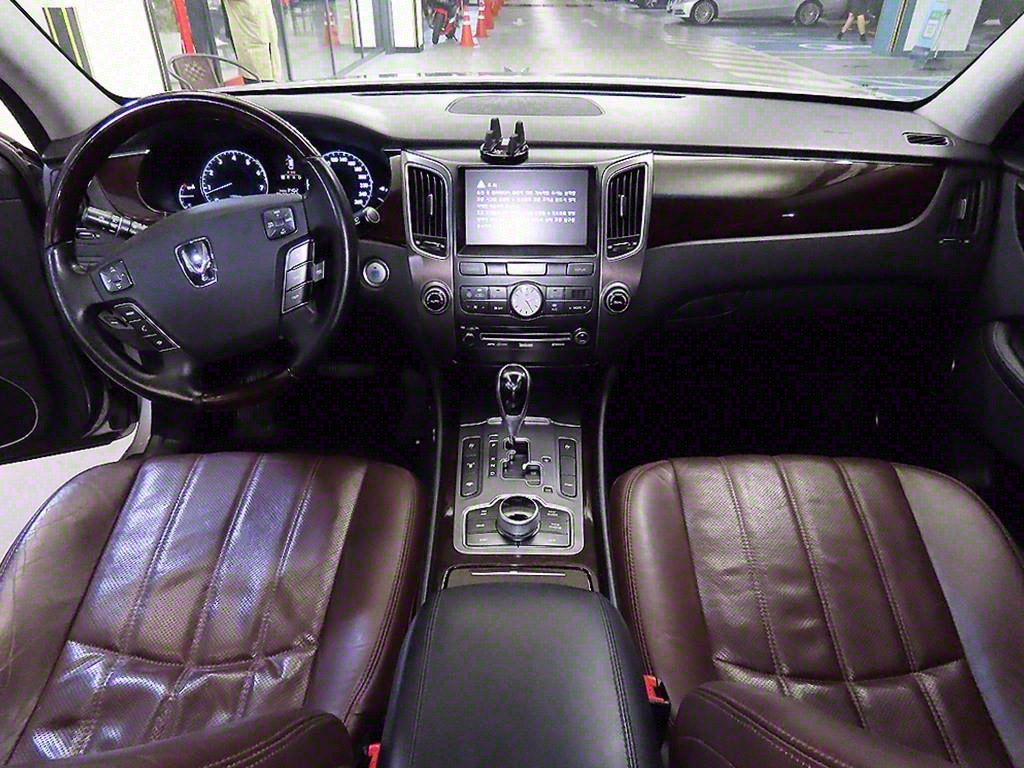 HYUNDAI Equus - Vista 6