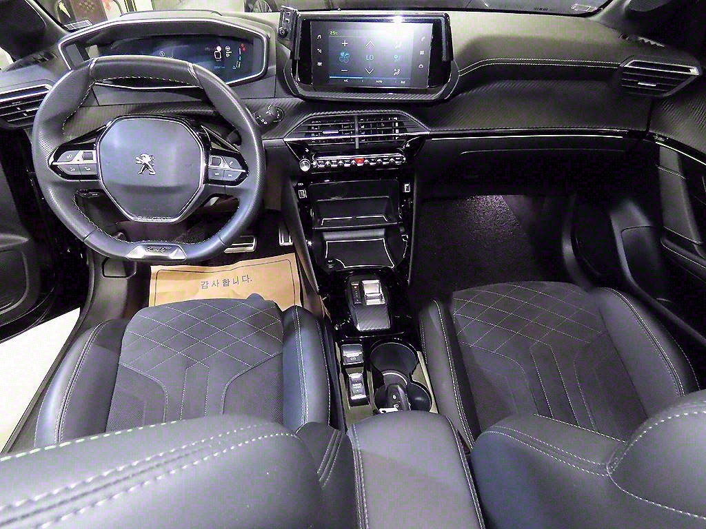 Peugeot 208 - Vista 10