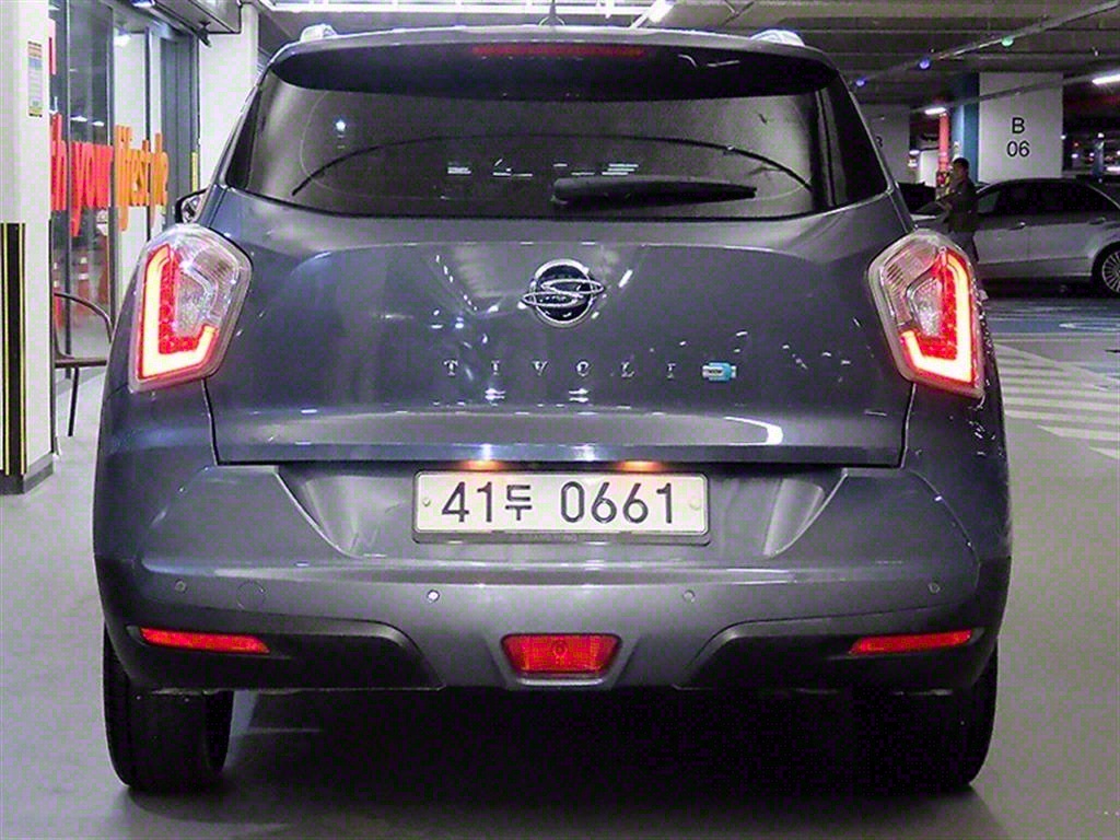 Ssangyong Tivoli - Vista 5