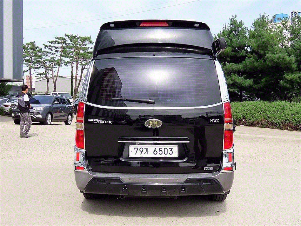 HYUNDAI Starex - Vista 4
