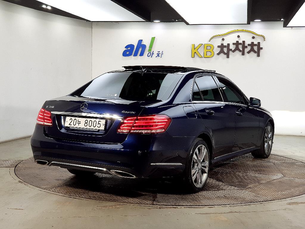 Mercedes Benz E class - Vista 4