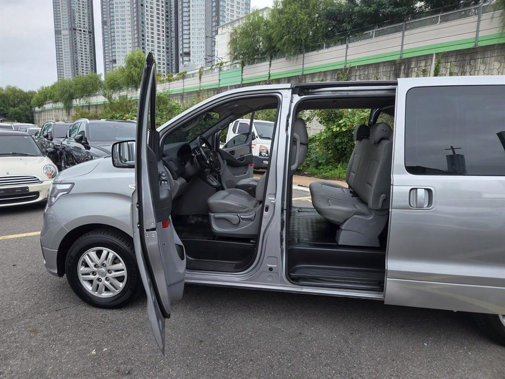 HYUNDAI Starex 2020 Plateado - Importación desde Corea - HF Imports Iquique - Foto 13