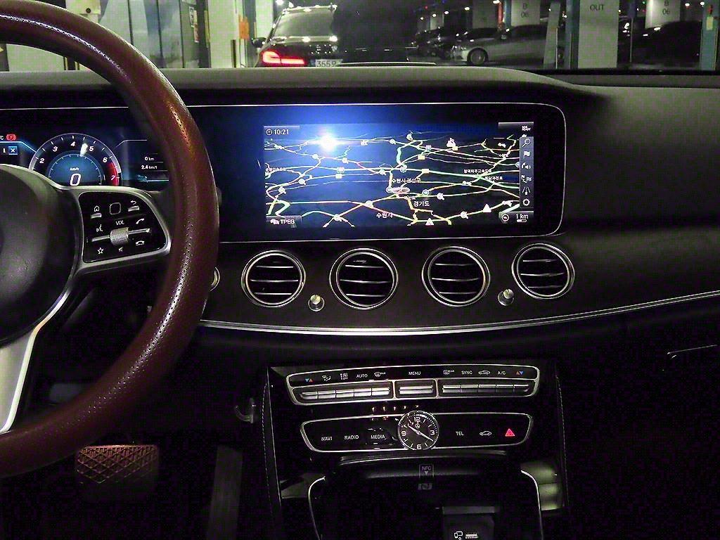 Mercedes Benz E class - Vista 11