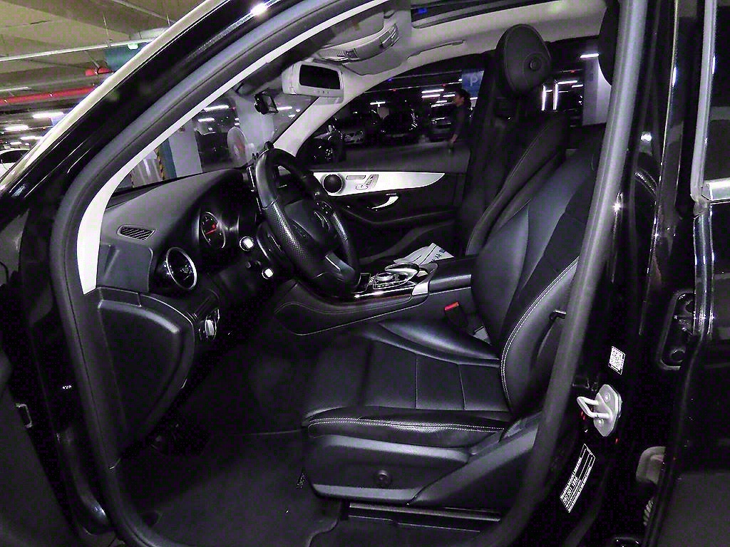 Mercedes Benz GLC Class - Vista 6