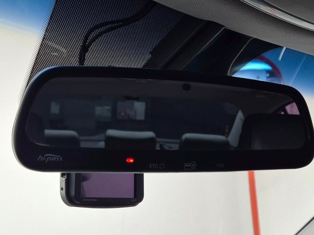 HYUNDAI Genesis - Vista 12