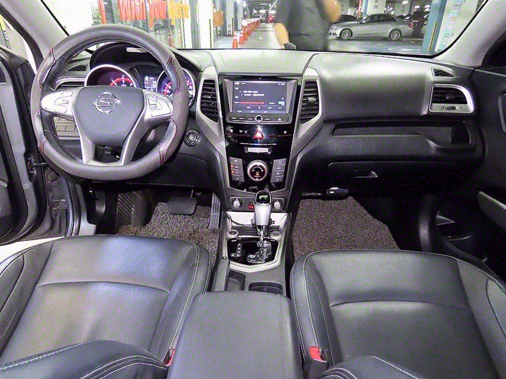 Ssangyong Tivoli - Vista 10