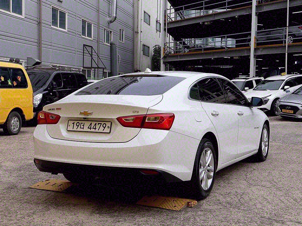 Chevrolet Malibu - Vista 7