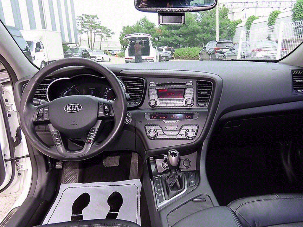 KIA K5 - Vista 7
