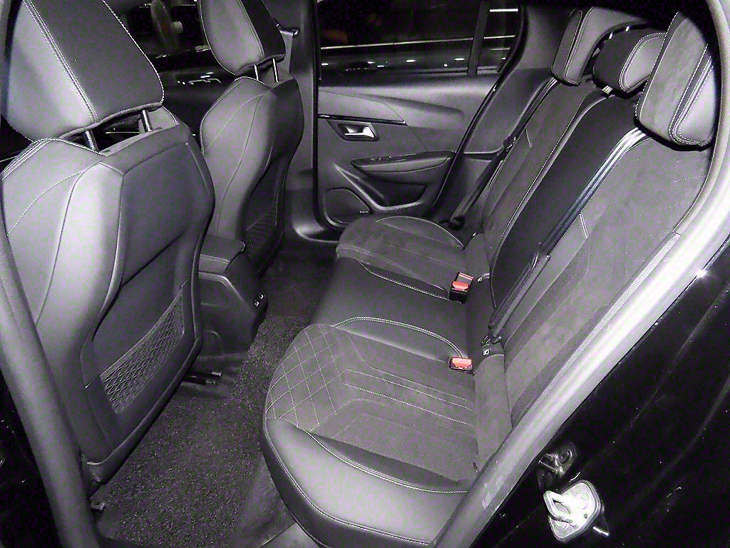 Peugeot 208 - Vista 7