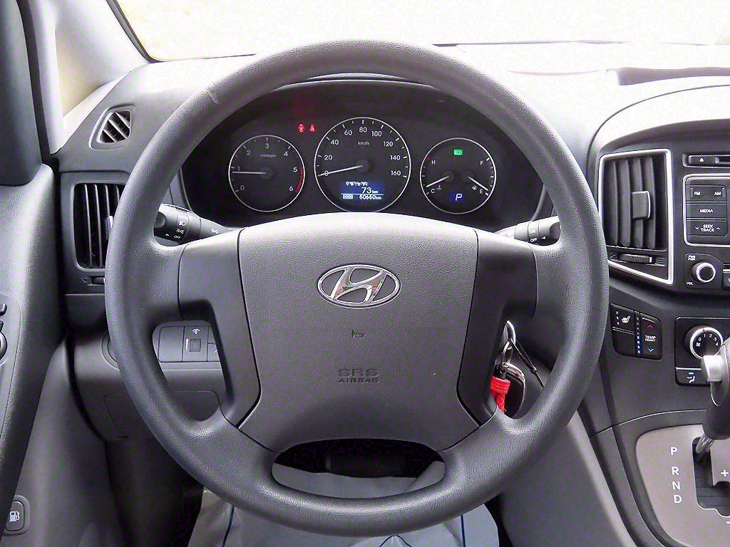 HYUNDAI Starex - Vista 8