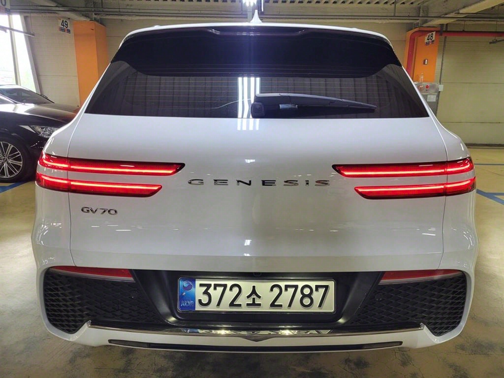 Genesis GV70 - Vista 5