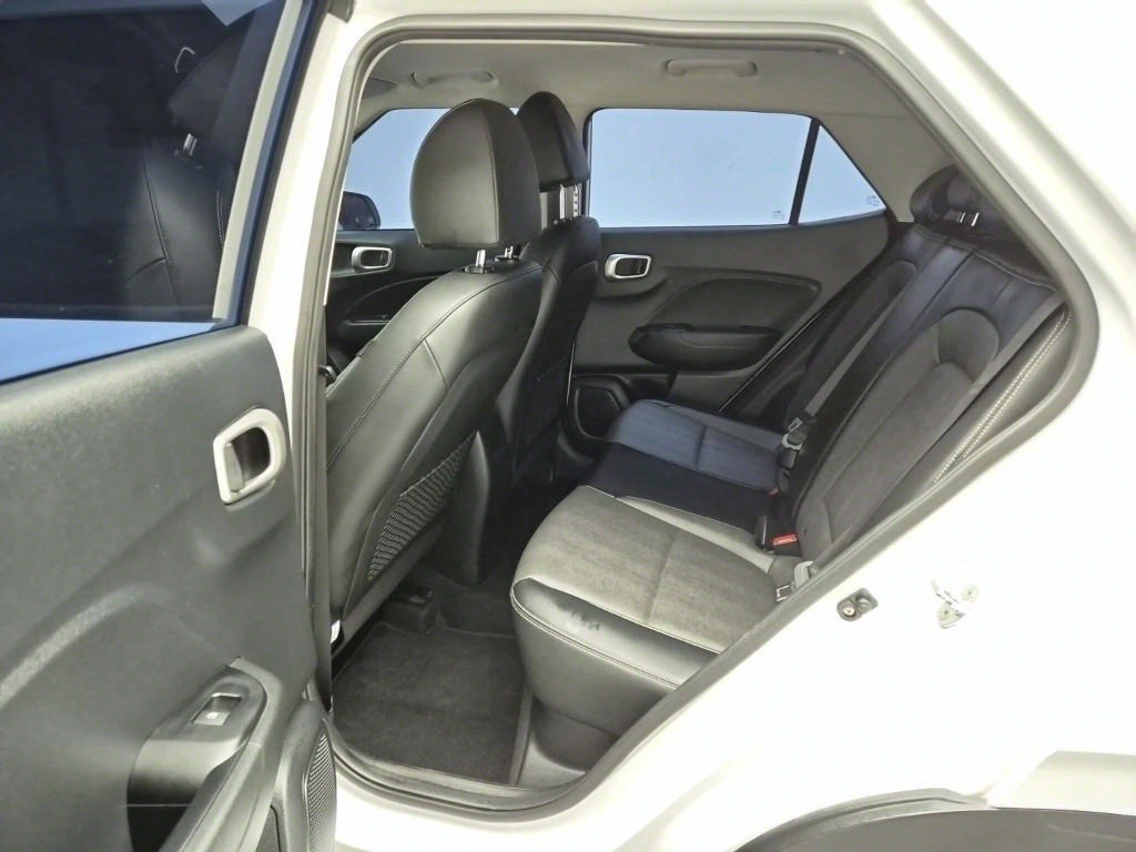 HYUNDAI Venue - Vista 12