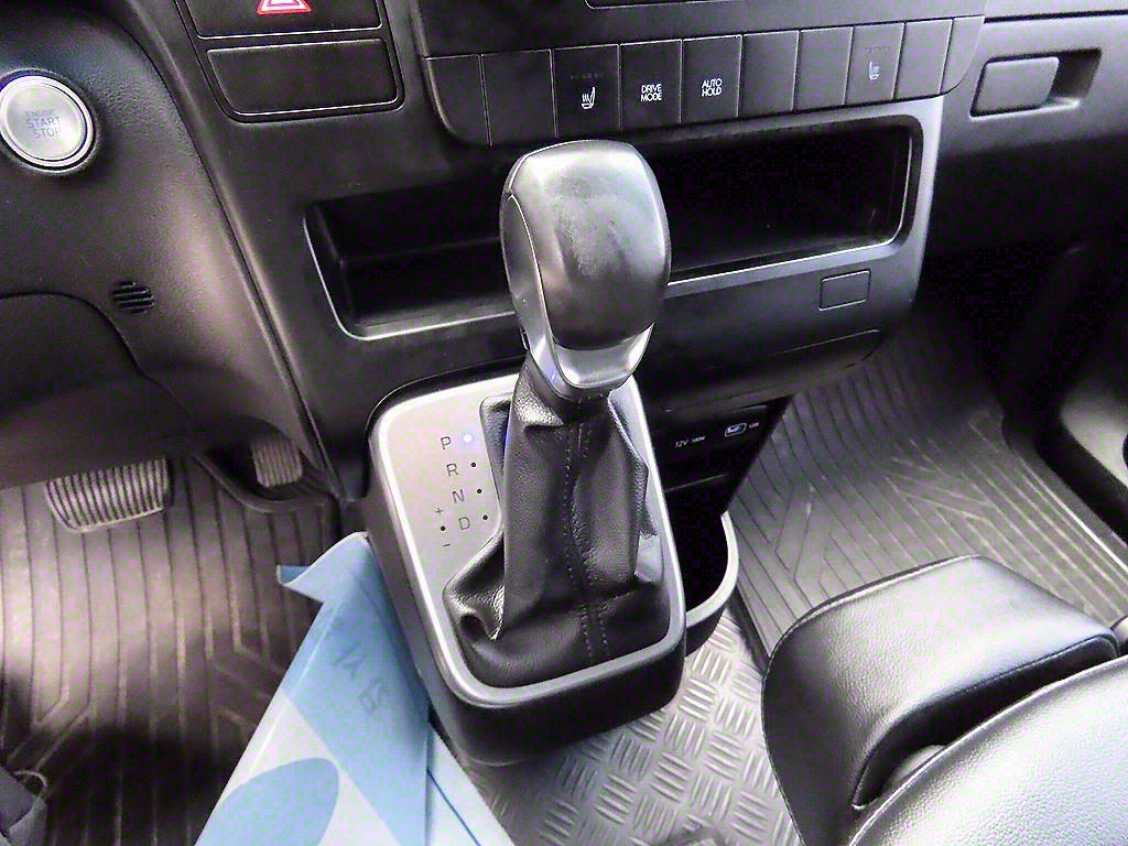 HYUNDAI Staria - Vista 10