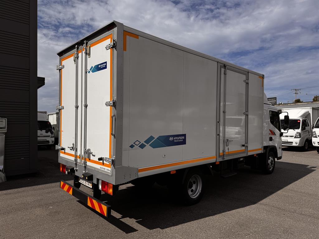 medium and large cargo truck - Vista 6