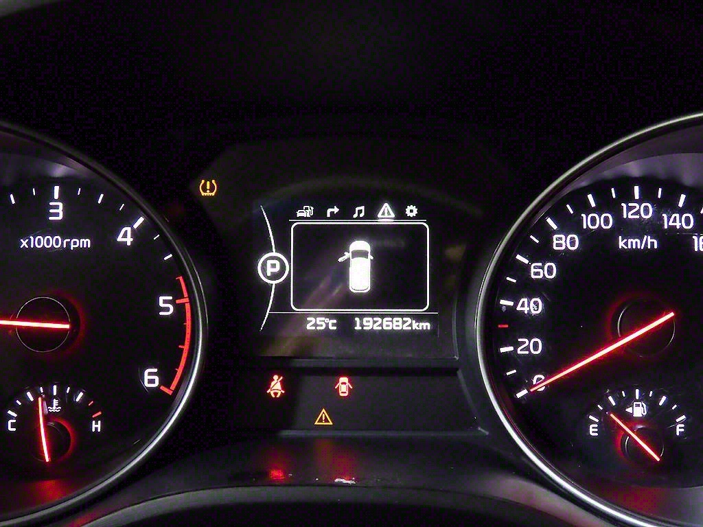 KIA Carnival - Vista 10