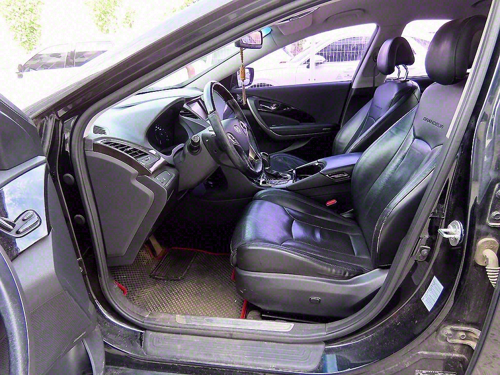 HYUNDAI Grandeur - Vista 5