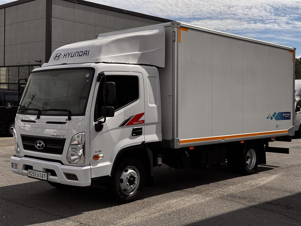 medium and large cargo truck - Vista 3