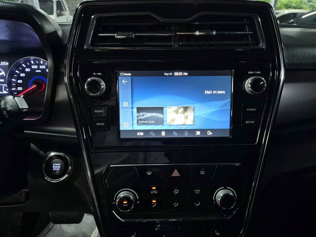 Ssangyong Tivoli - Vista 10