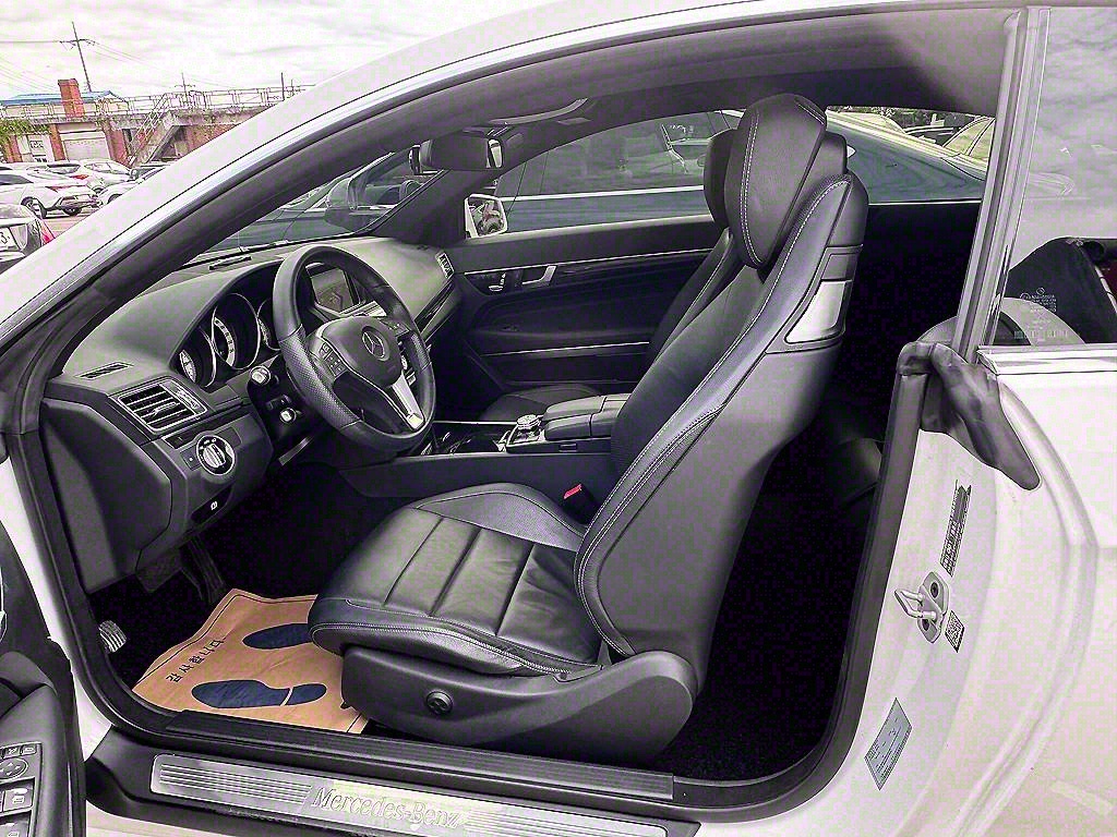 Mercedes Benz E class - Vista 6