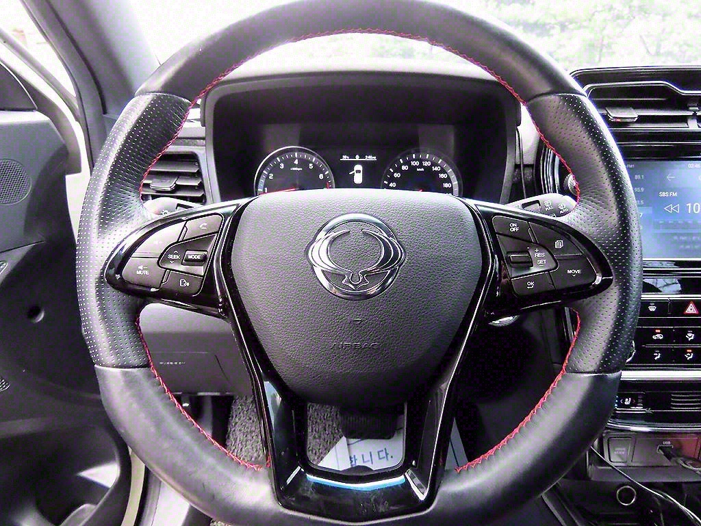 Ssangyong Tivoli - Vista 8