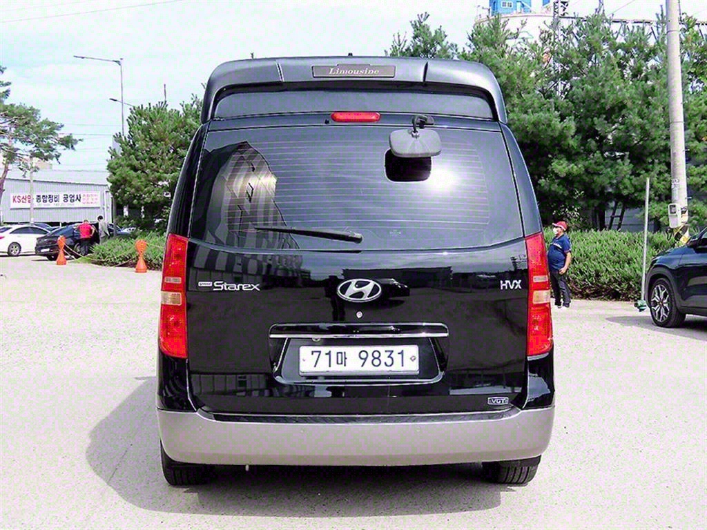 HYUNDAI Starex - Vista 4