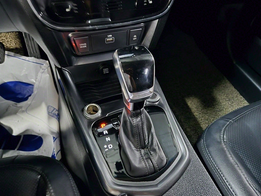 Ssangyong Tivoli - Vista 9