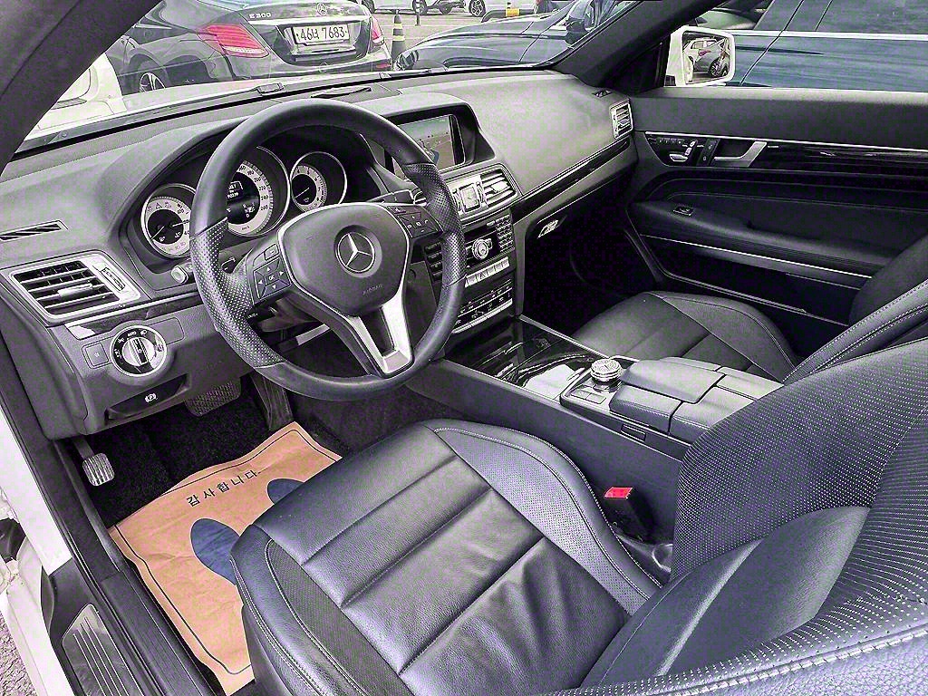 Mercedes Benz E class - Vista 5