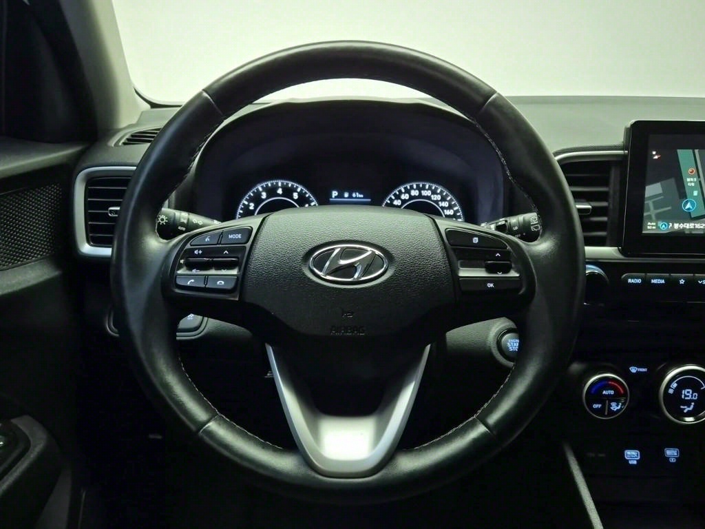 HYUNDAI Venue - Vista 9