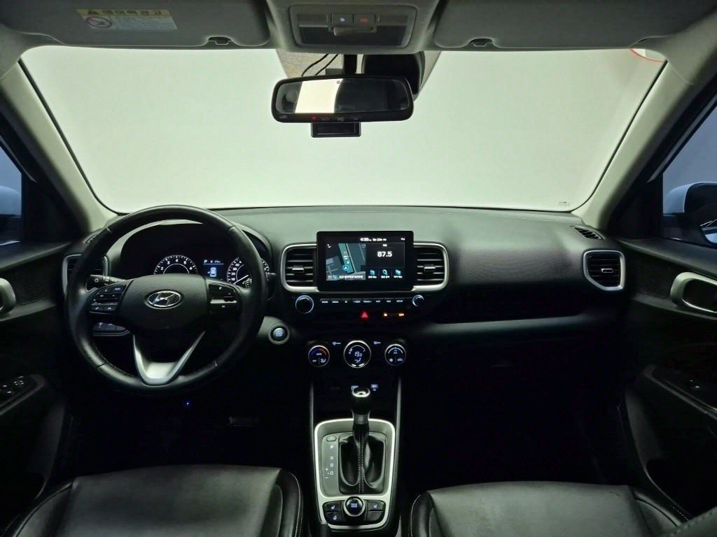 HYUNDAI Venue - Vista 7