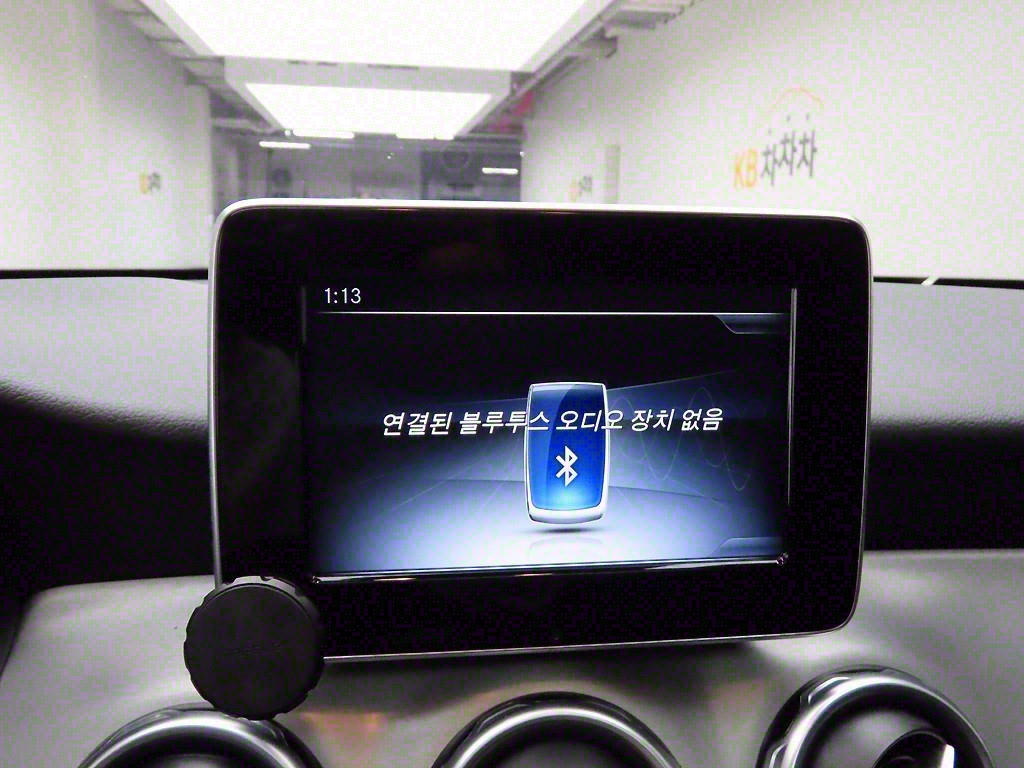 Mercedes Benz GLA Class - Vista 9