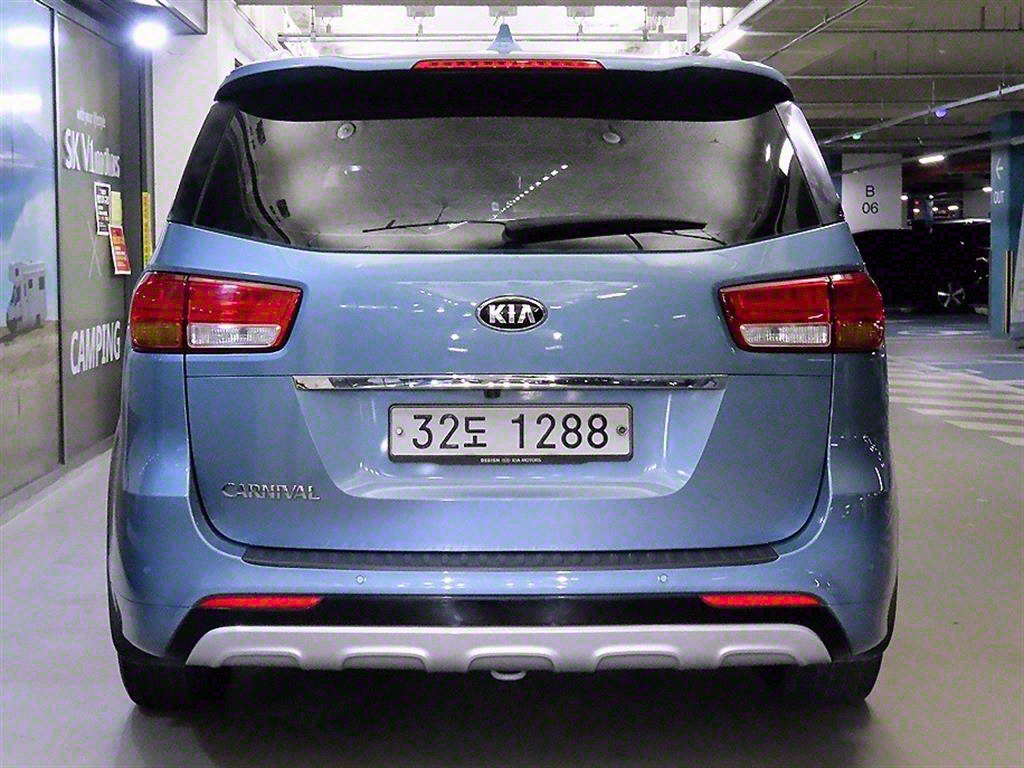 KIA Carnival - Vista 5